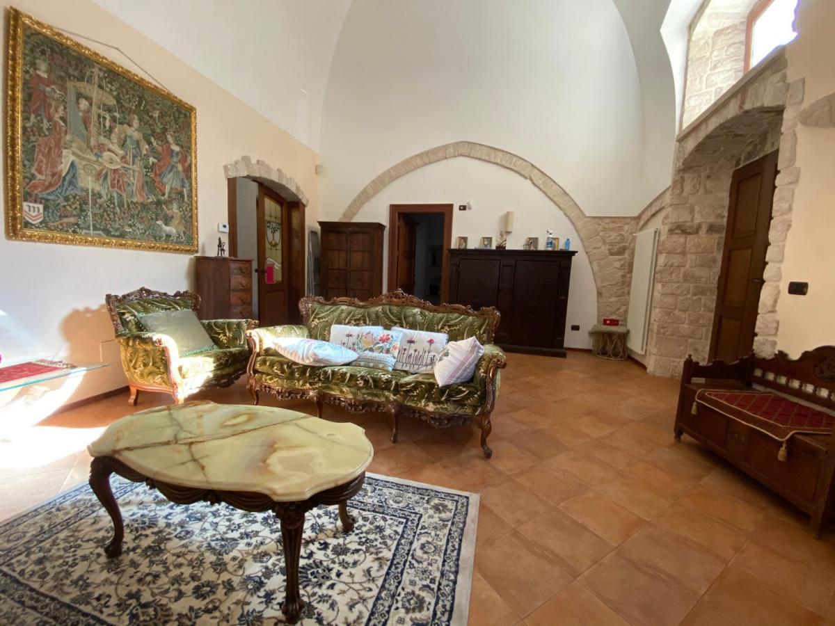 Апартаменты Palazzo Morola XIV Century Джовинаццо Экстерьер фото